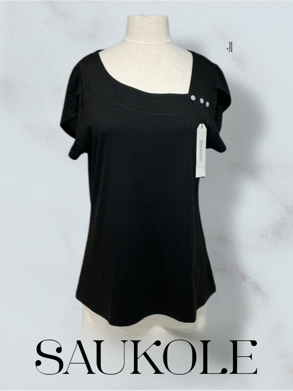 SAUKOLE Lightweight Top Size Large NWT